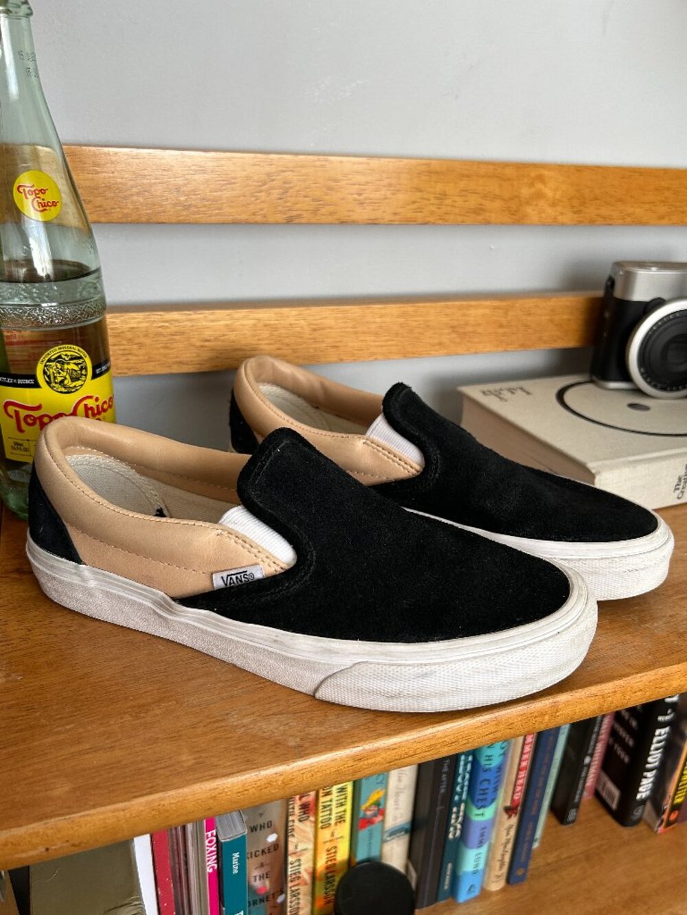 Vans Slip Ons / Suede Black, Light Pink / Size M7 , W8.5
